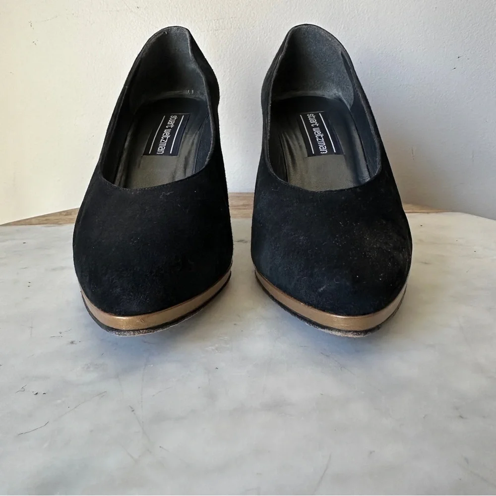 Stuart Weitzman Black Suede Pumps triangle gold heel size 8.5
